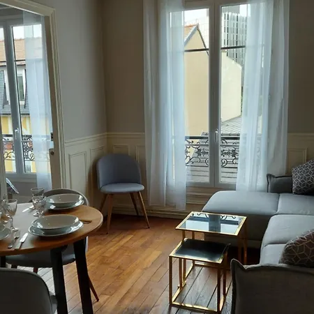 Apartment Paris La Defense 2024